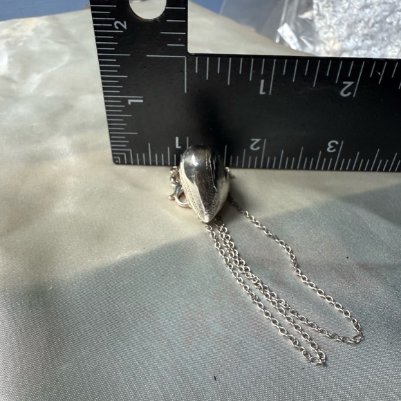 Solid Sterling Vintage Charm w/925 silver necklace 18 inches long 6.5 grams - Picture 3 of 7